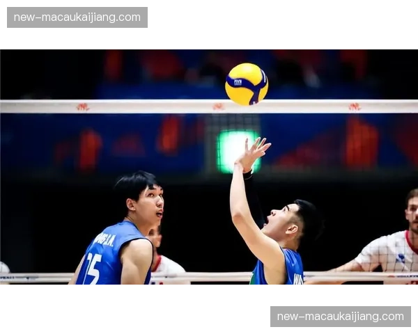 亚洲球队防守体系呈现区域协同特点 快速回防与补位化解进攻威胁